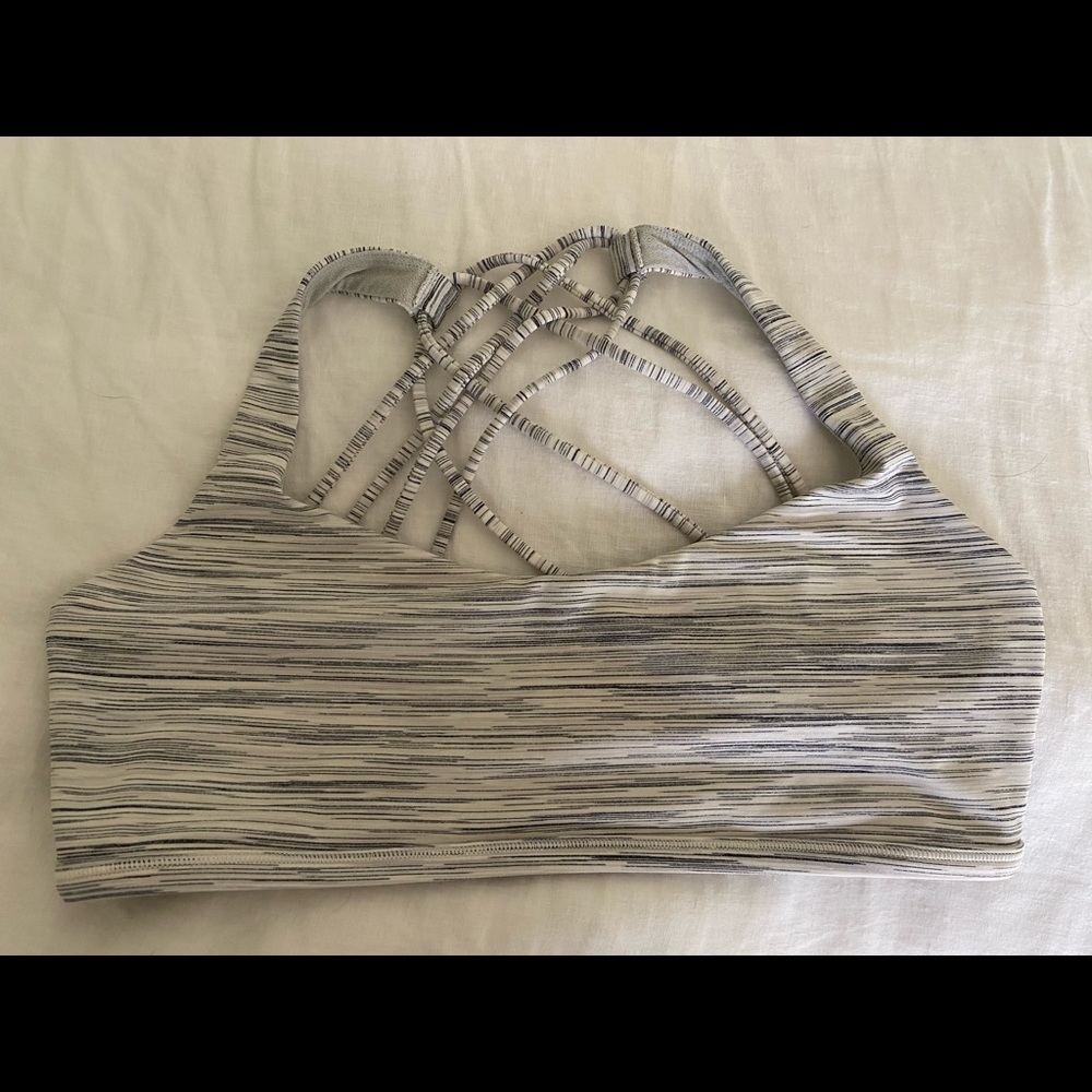 Lululemon Free to Be sports bra